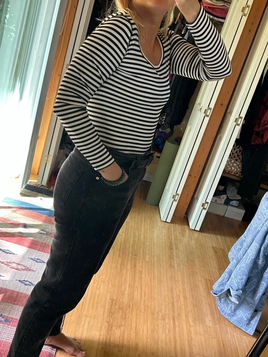 Everlane Striped long Sleeve. - Picture 3 of 4
